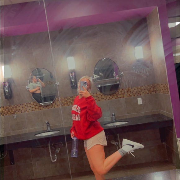 Meet your Posher, Carly - Picture 3 of 3